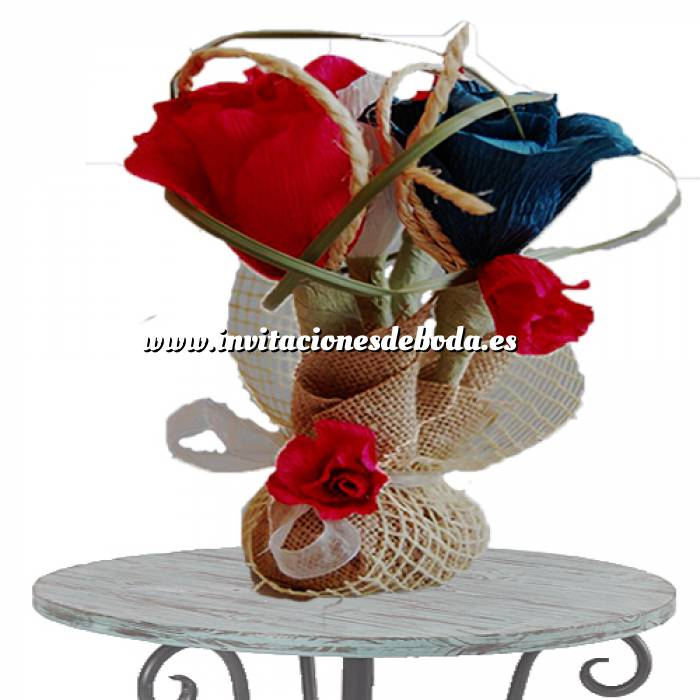 Imagen Detalles para la ceremonia Centro de Mesa Flores de Papel y decoración de rafia 